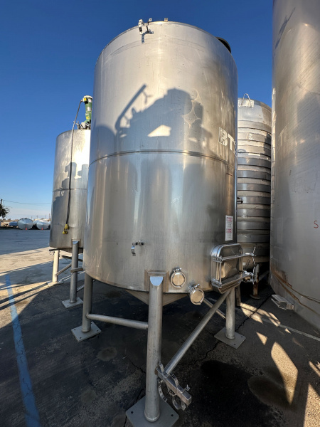 Used mix tank 2000 gallon stainless steel tank